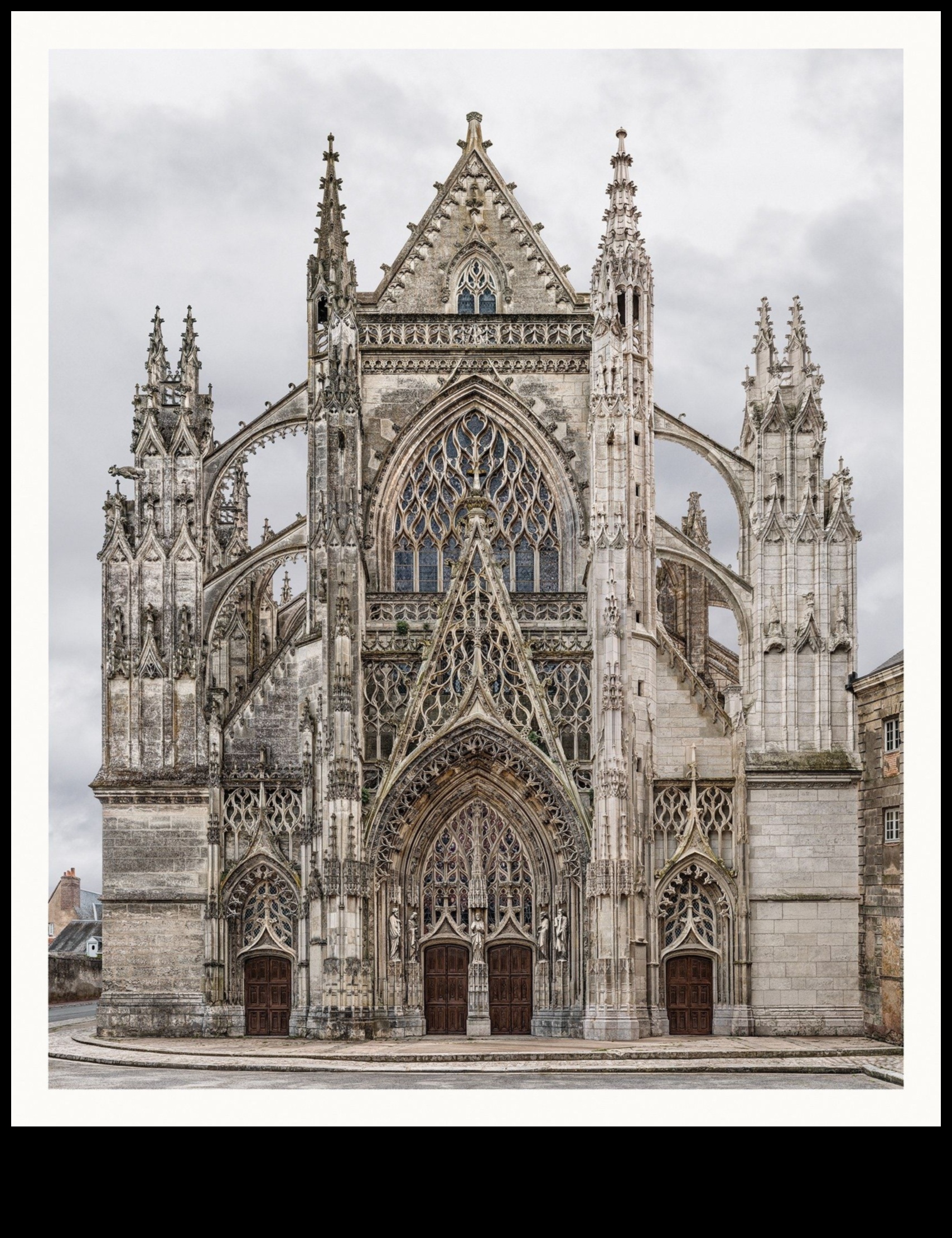 Grandoarea gotică dezvăluită surprinde frumusețea fermecatoare a arhitecturii medievale cu ajutorul fotografiei 2 Grandoare gotică dezvăluită: ridicați-vă meșteșugurile cu strălucirea fotografiei