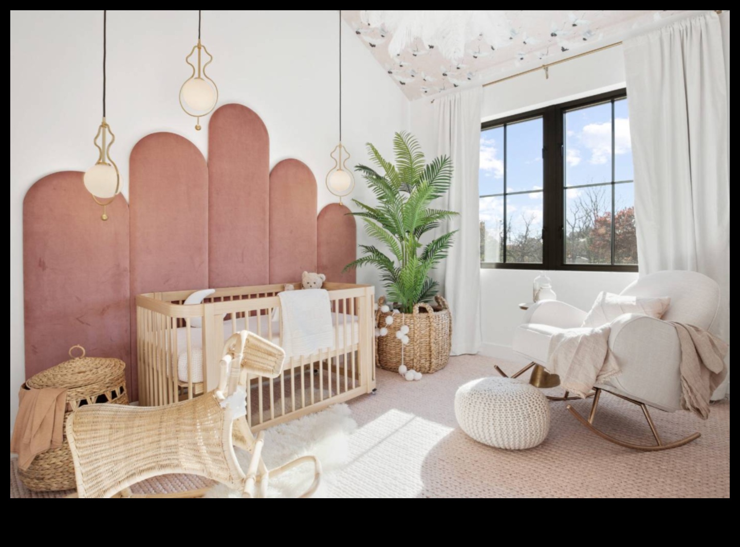 Imprimeuri florale Bouncing Blossoms pentru o pepinieră dulce și elegantă 4 Bouncing Blossoms: Delicii florale în echipament pentru bebeluși