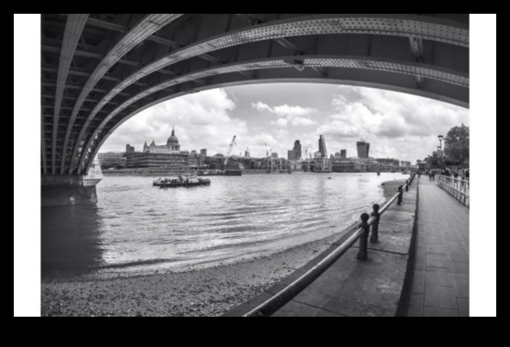 Poezia de oțel și piatră surprinde frumusețea arhitecturii cu camera ta 5 Poezia de oțel și piatră: stăpânirea artei fotografiei de arhitectură