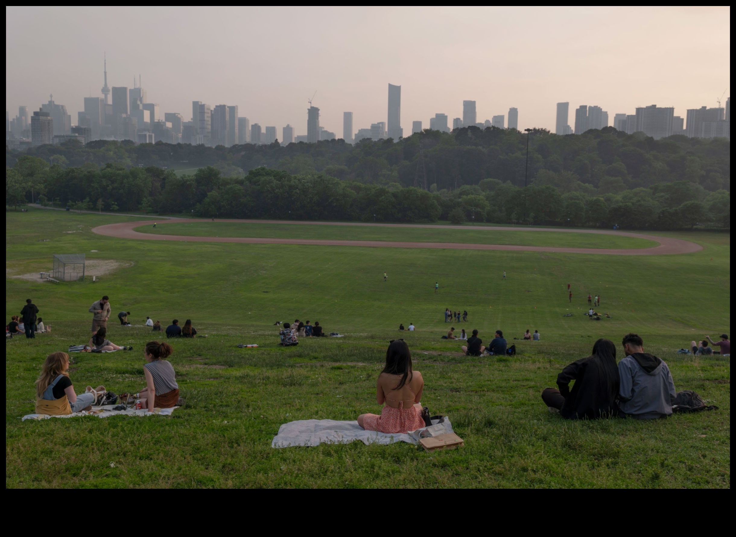 Cum poluarea mediului îți distruge pielea (și ce poți face în privința ei) 3 Impactul poluării mediului asupra pielii tale: protejează-ți tenul