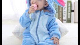 Farmecul în fiecare cusătură: haine pentru bebeluși care uimesc