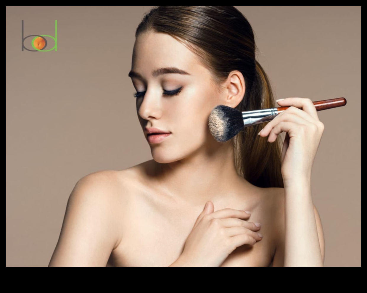 Întrebări frecvente ale fundației Obțineți răspunsurile la cele mai stringente întrebări și obțineți un machiaj impecabil 1 Întrebări frecvente ale fundației: Răspuns la întrebări frecvente pentru o rutină de machiaj încrezătoare